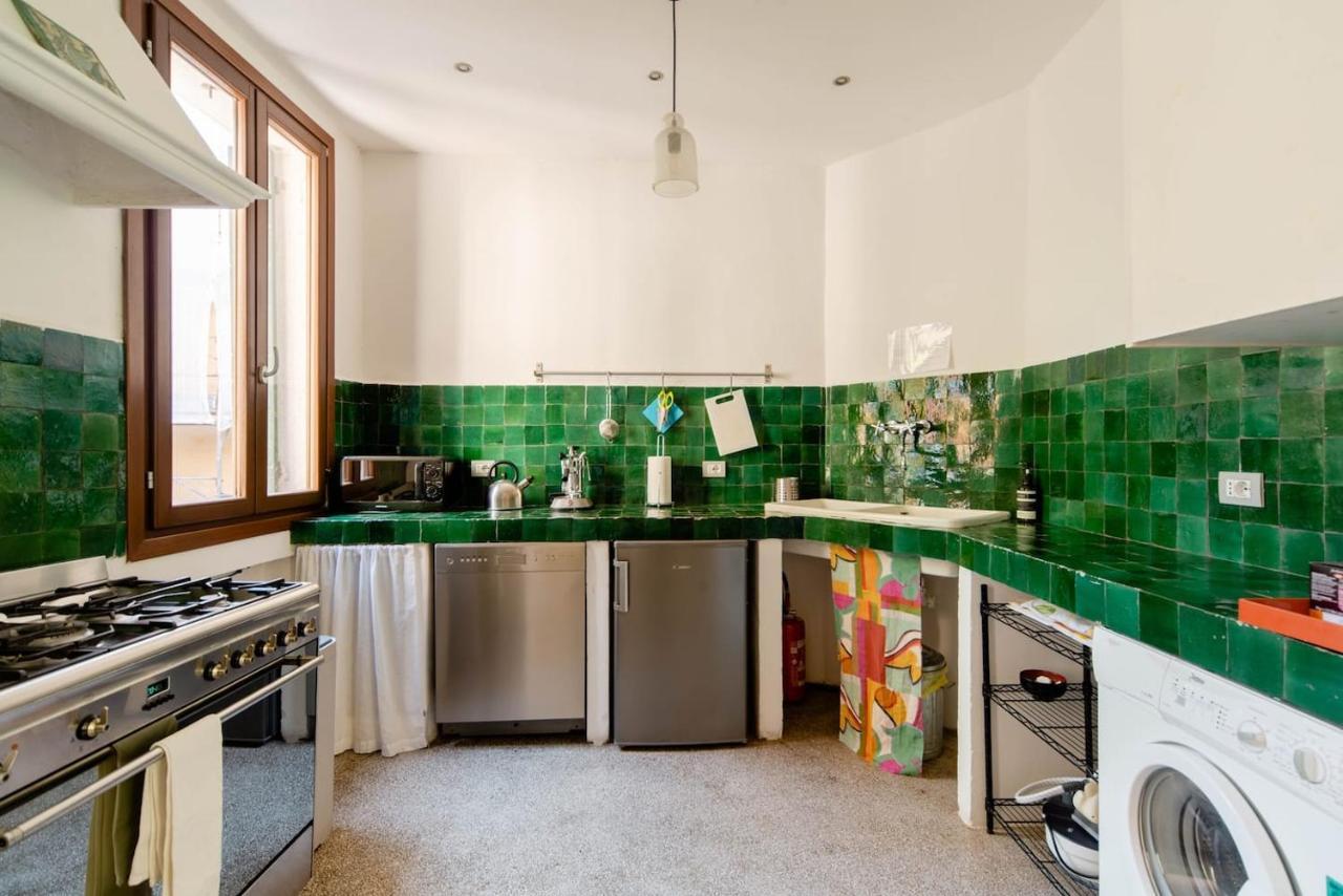Melusina Budget Apartment *